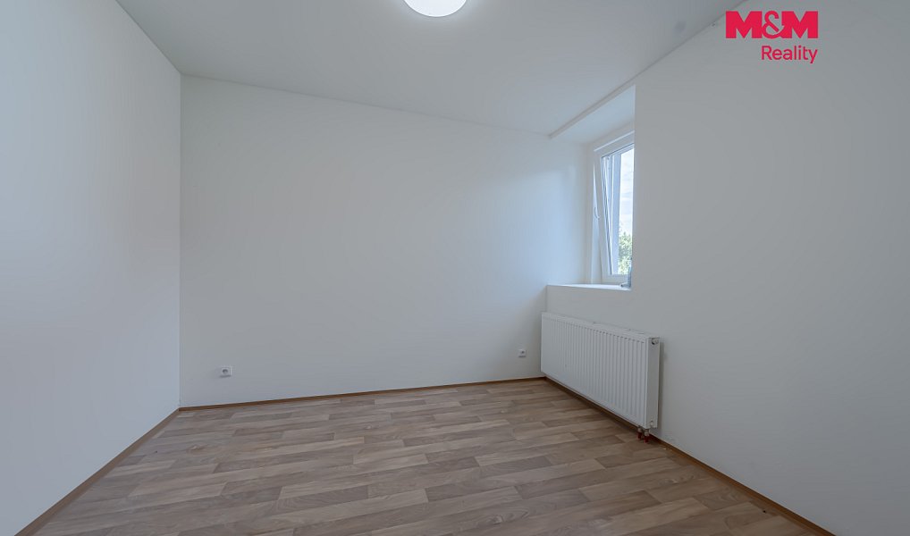 Pronájem domu 302 m² s pozemkem 421 m², Vrátno – náhled fotky 3
