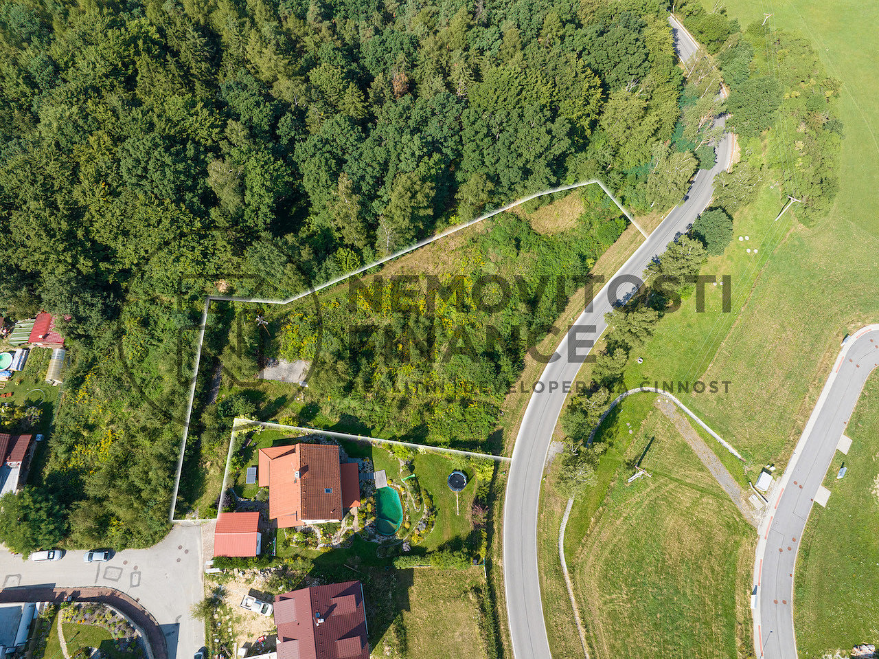 Prodej stavebního pozemku 1 847 m² – fotografie 2