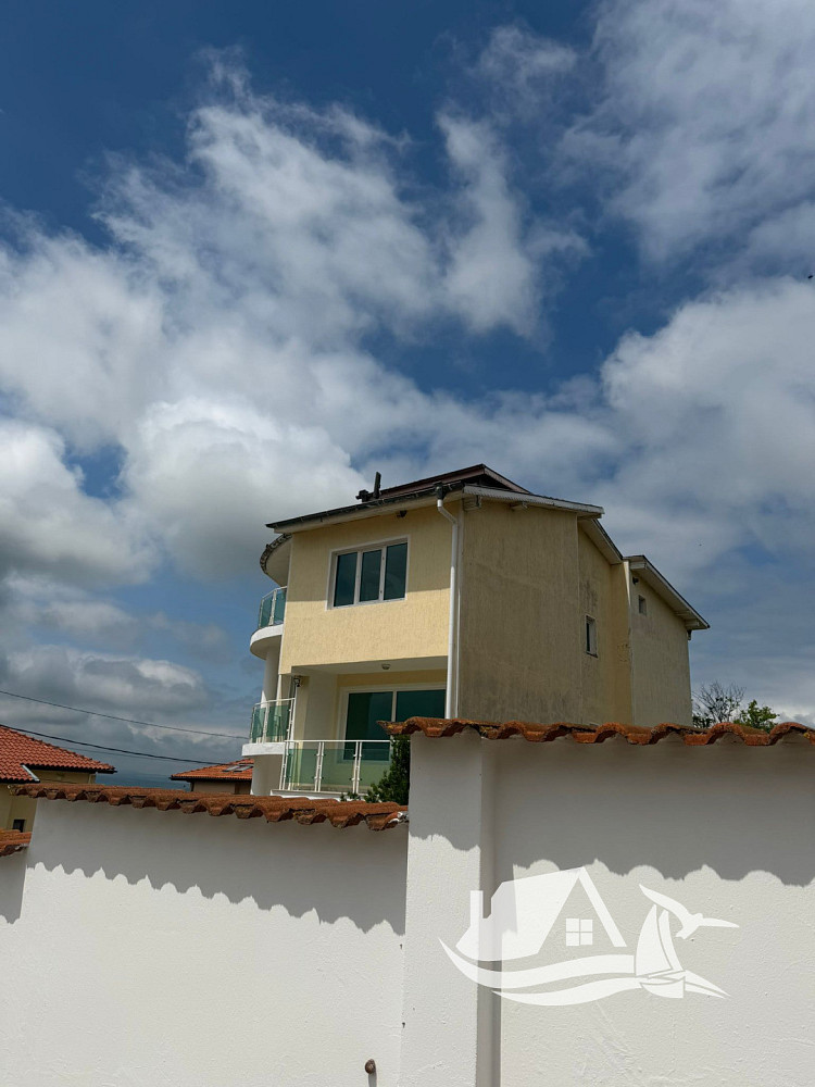 Prodej domu 340 m² s pozemkem 950 m²