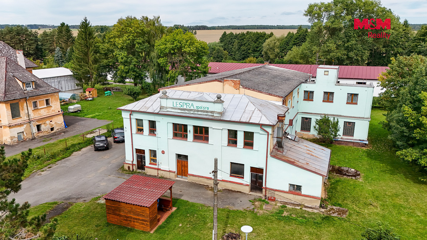 Prodej výrobních prostor 1 100 m² — photo 2