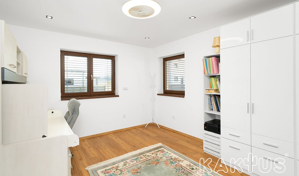 Prodej domu 217 m² s pozemkem 916 m², Tichá – náhled fotky 13