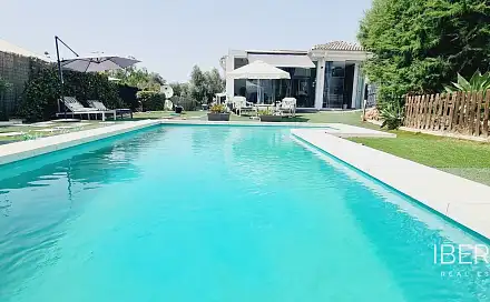 Prodej domu 233 m² s pozemkem 233 m², Alhaurín de la Torre, Španělsko