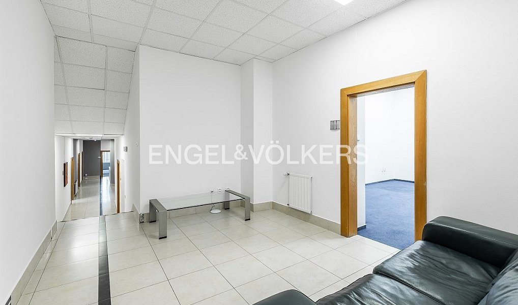 Pronájem kanceláře 451 m², Praha – náhled fotky 13