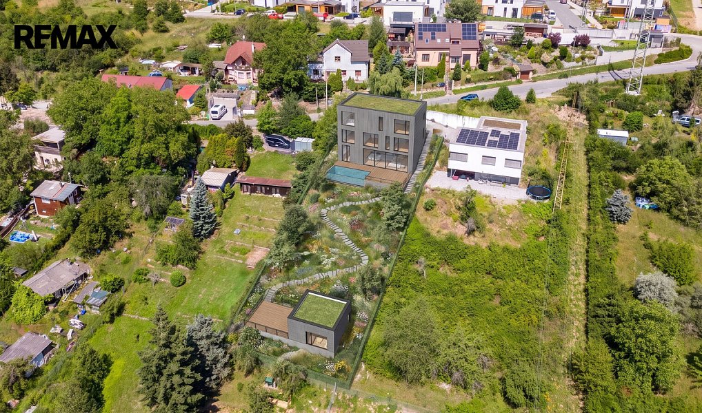 Prodej stavebního pozemku 1 258 m², Beroun – fotka 1 z 8