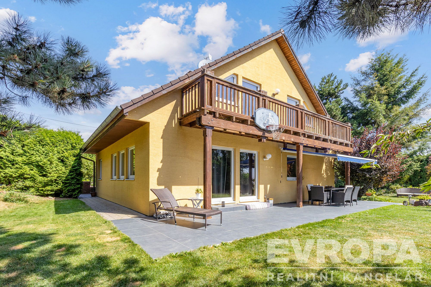 Prodej domu 225 m² s pozemkem 1 197 m²