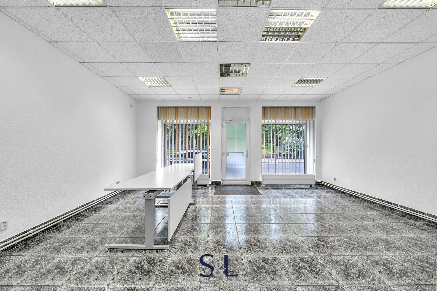 Pronájem kanceláře 332 m² – pohled 3