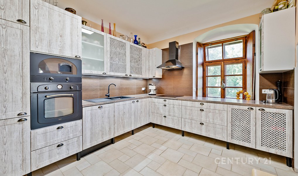 Prodej domu 465 m² s pozemkem 2 031 m², Roudná – náhled fotky 17