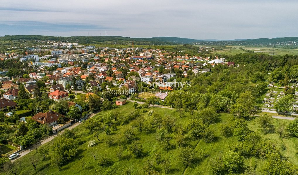 Prodej stavebního pozemku 1 204 m², Praha – náhled fotky 12