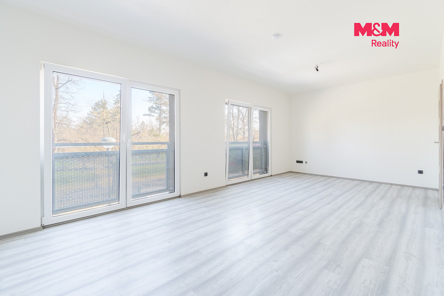 Pronájem bytu 1+kk 43 m² – pohled 2