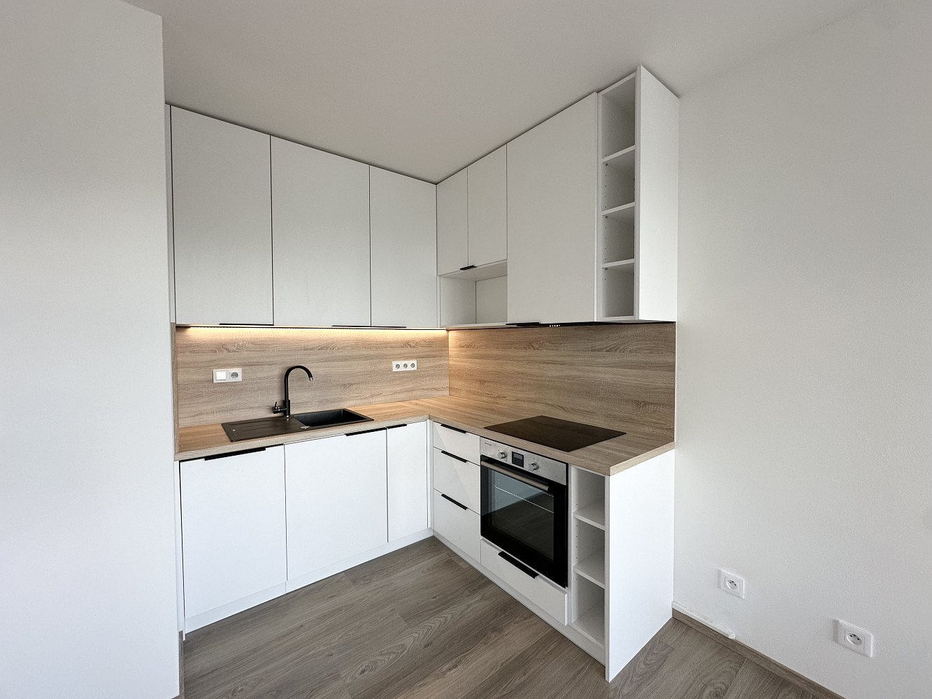 Pronájem bytu 1+kk 30 m² — photo 3