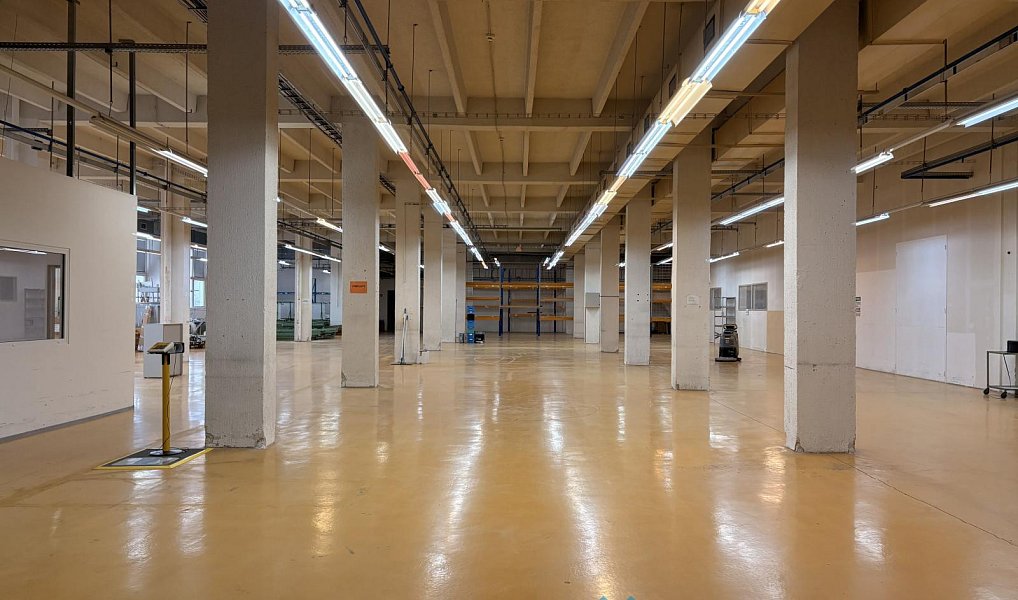 Pronájem výrobních prostor 450 m², Znojmo – náhled fotky 10