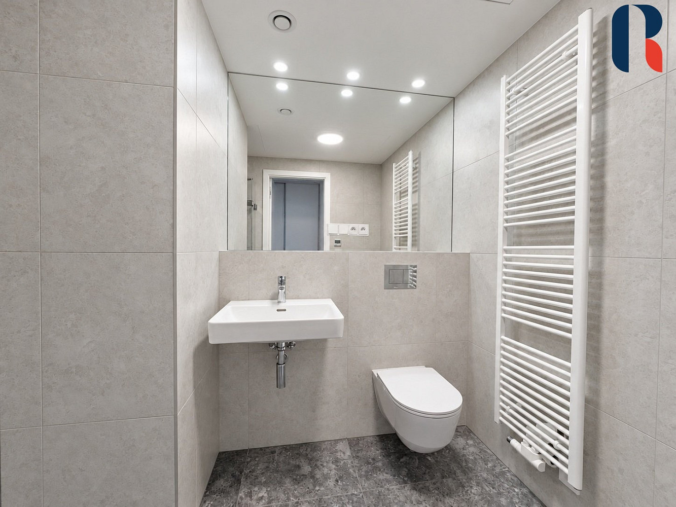 Pronájem bytu 1+kk 37 m² – fotografie 4