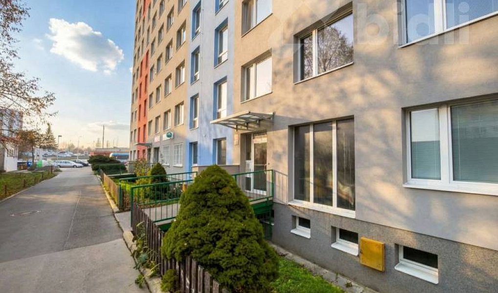 Prodej bytu 3+1 77 m², Praha – náhled fotky 26