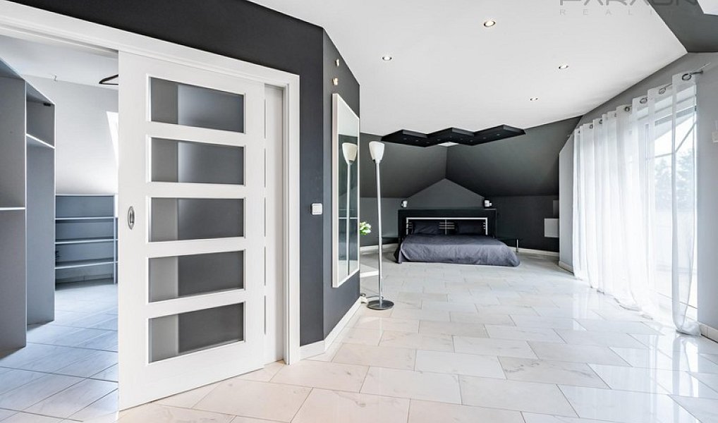 Prodej domu 454 m² s pozemkem 1 837 m², Dolní Břežany – náhled fotky 18