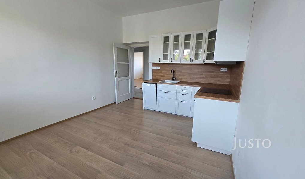 Pronájem bytu 2+1 77 m², Písek – náhled fotky 2