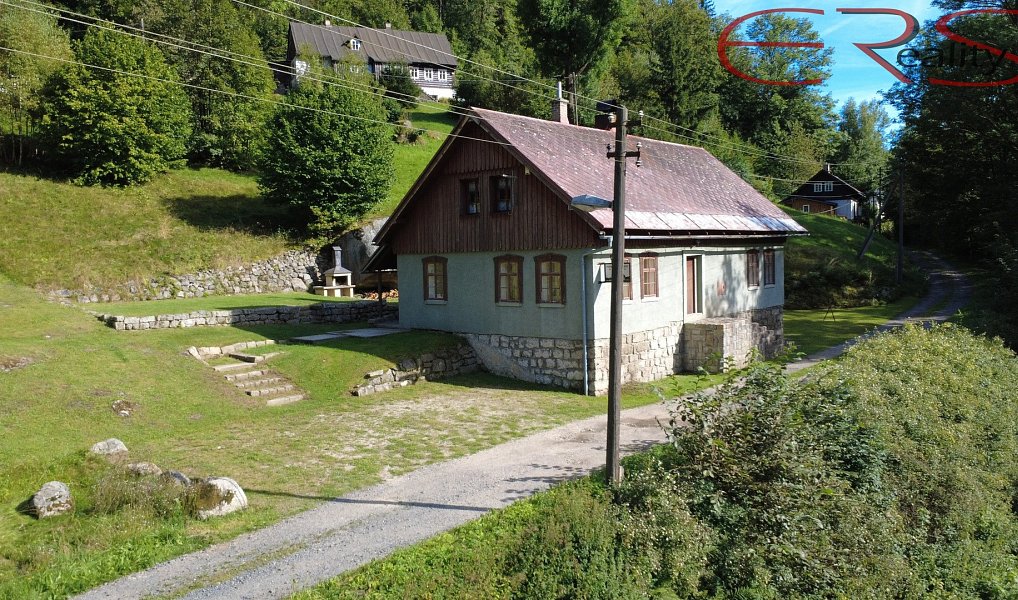Prodej domu 187 m² s pozemkem 1 026 m², Desná – náhled fotky 33