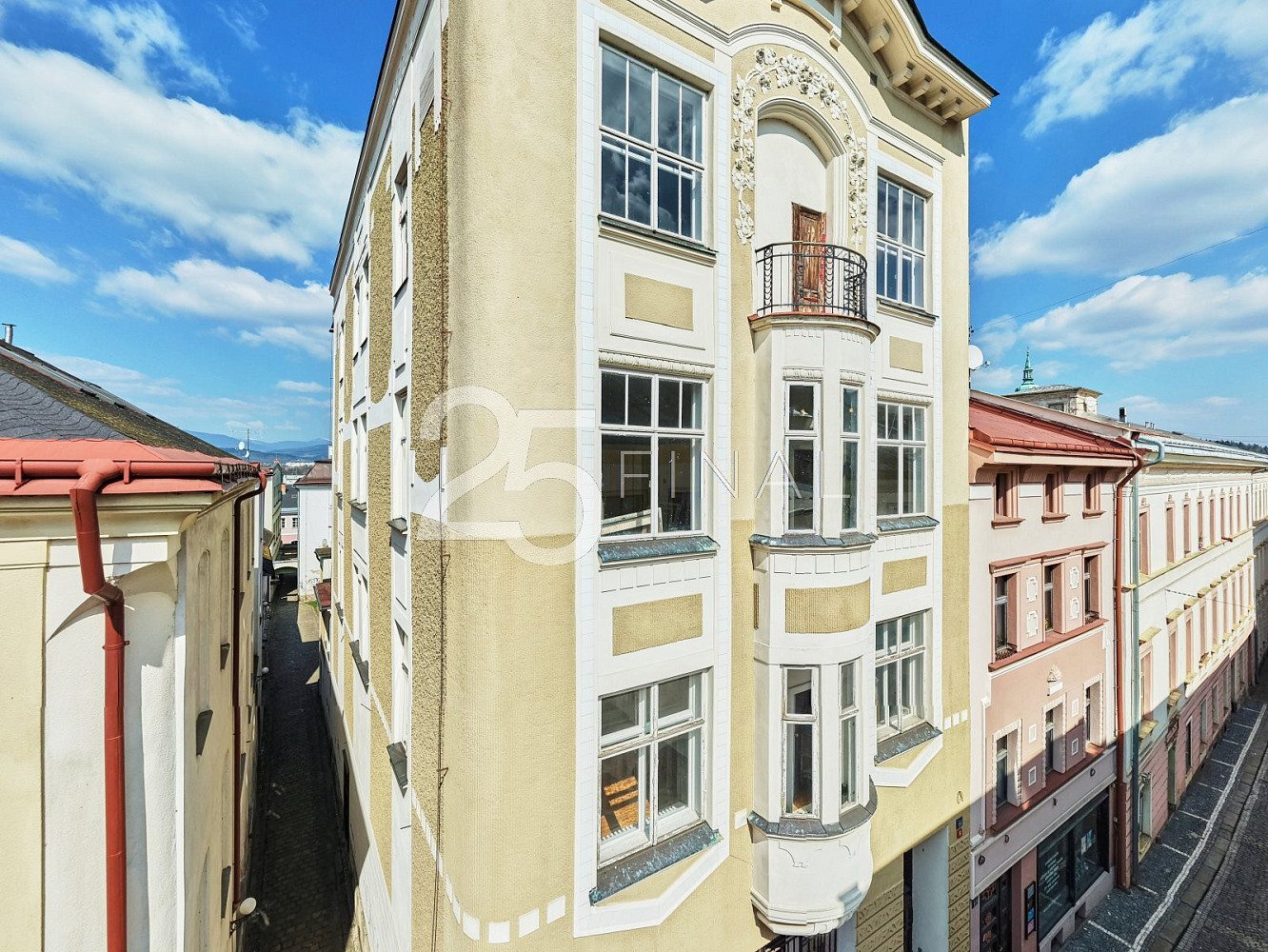 Prodej nájemního domu, činžáku 680 m² — photo 2
