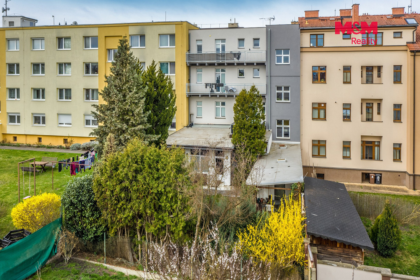 Prodej nájemního domu, činžáku 380 m² – fotografie 2