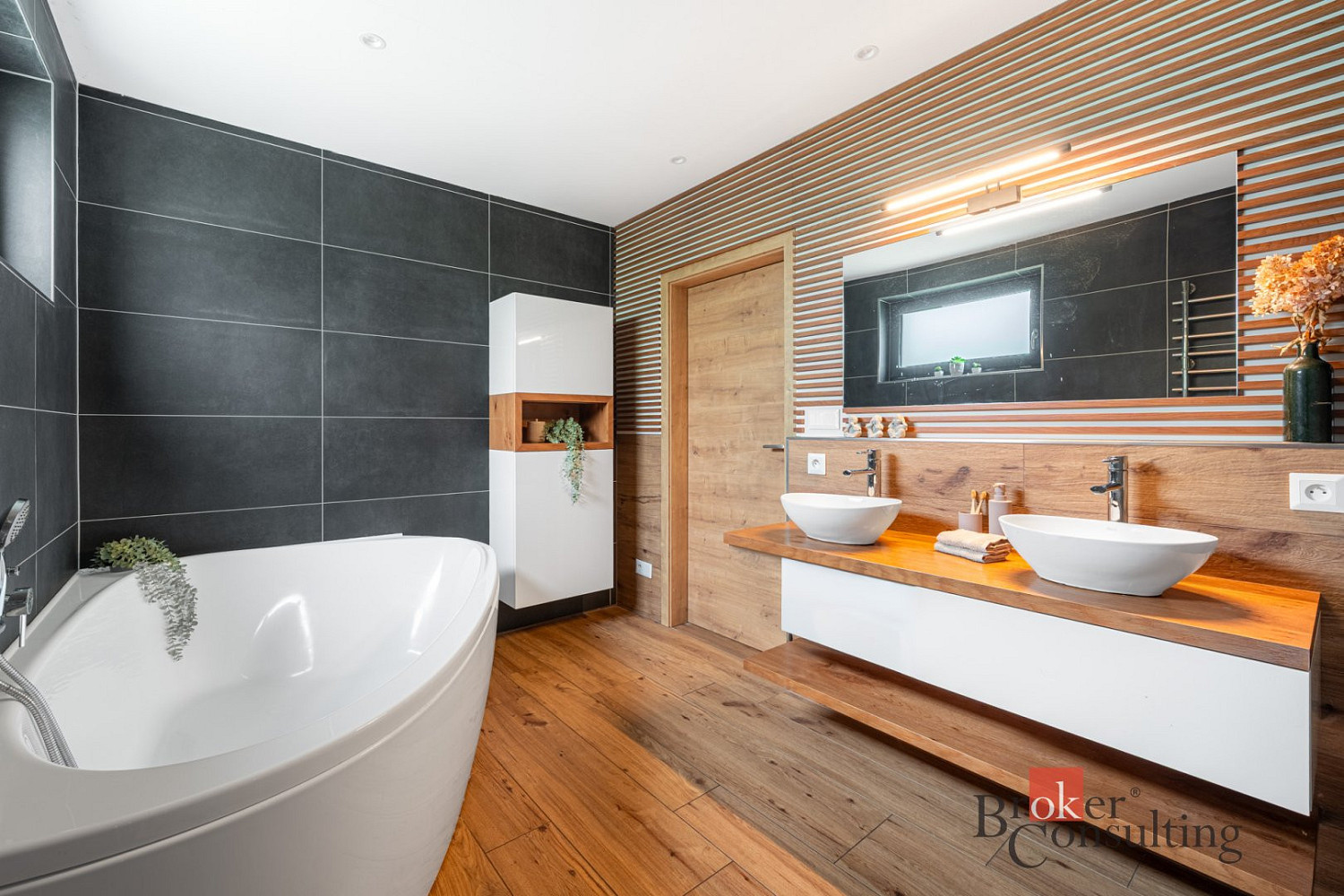 Prodej domu 213 m² s pozemkem 1 006 m² – další