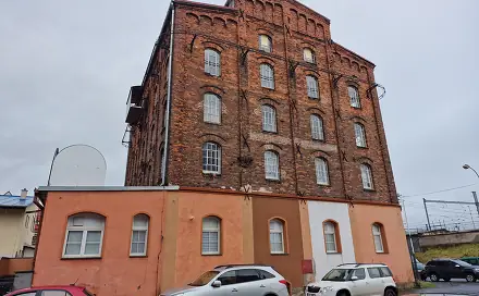 Pronájem obchodních prostor 400 m², Hálkova, Cheb