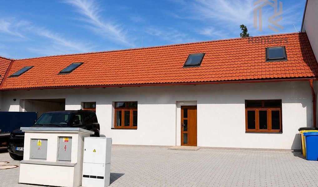 Prodej domu 145 m² s pozemkem 265 m², Rostoklaty – náhled fotky 2