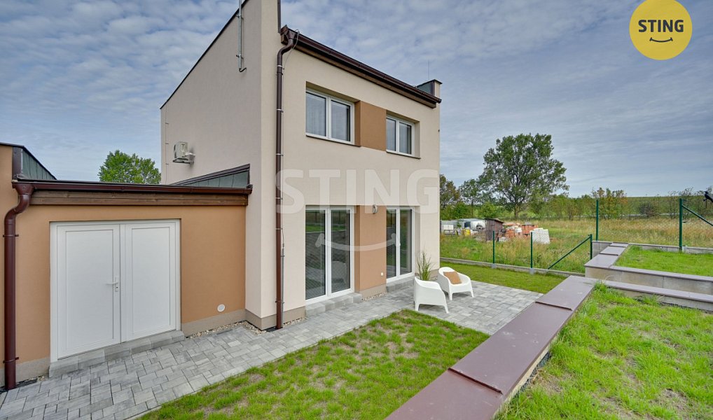 Prodej domu 120 m² s pozemkem 494 m², Sezemice – náhled fotky 2