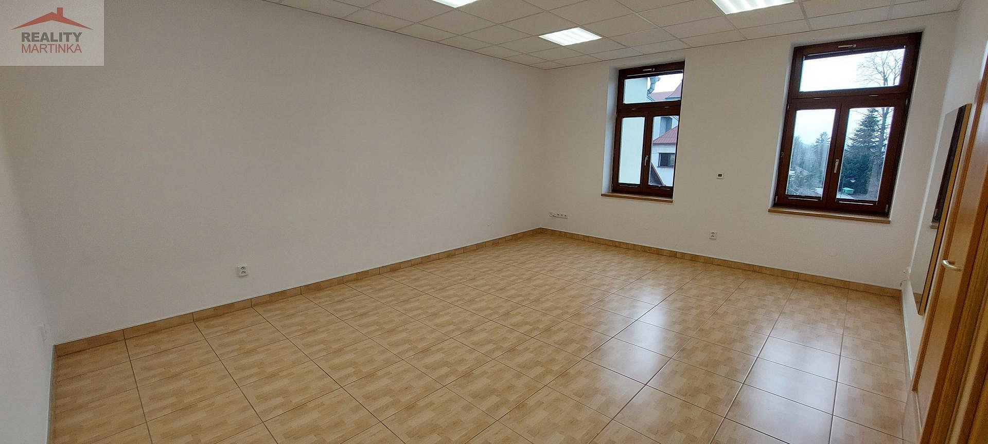 Pronájem kanceláře 40 m² – fotografie 4