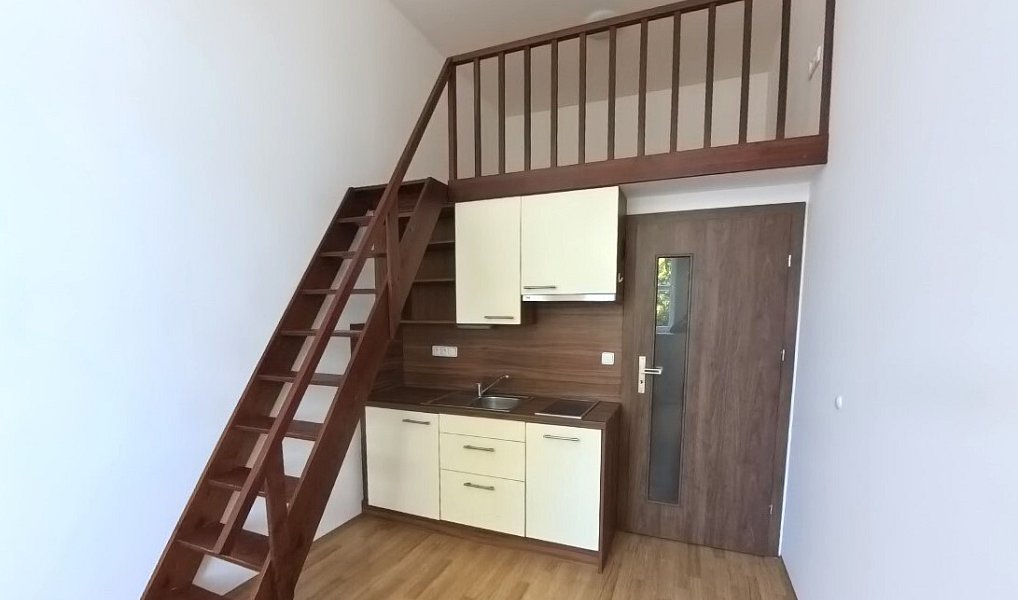 Pronájem bytu 1+kk 26 m², Liberec – náhled fotky 2