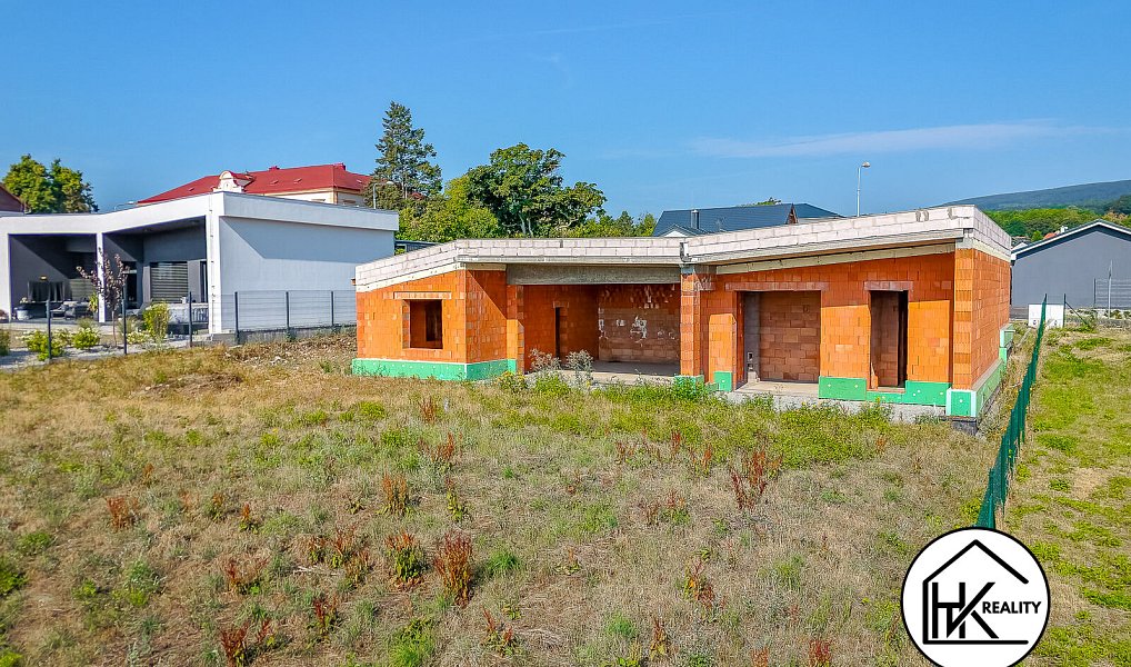 Prodej domu 268 m² s pozemkem 1 122 m², Dubí – náhled fotky 3