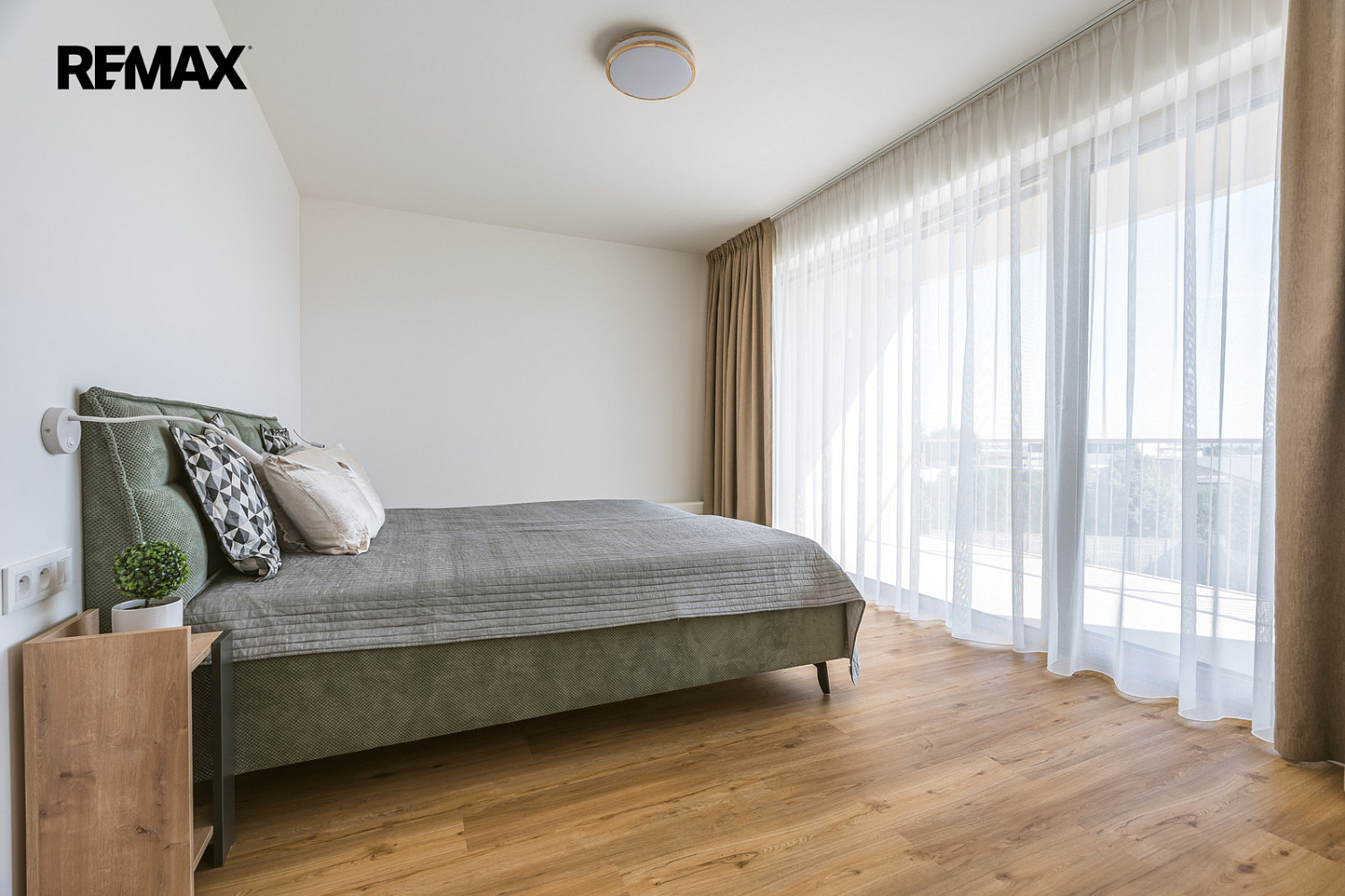 Pronájem bytu 2+kk 65 m² — photo 3