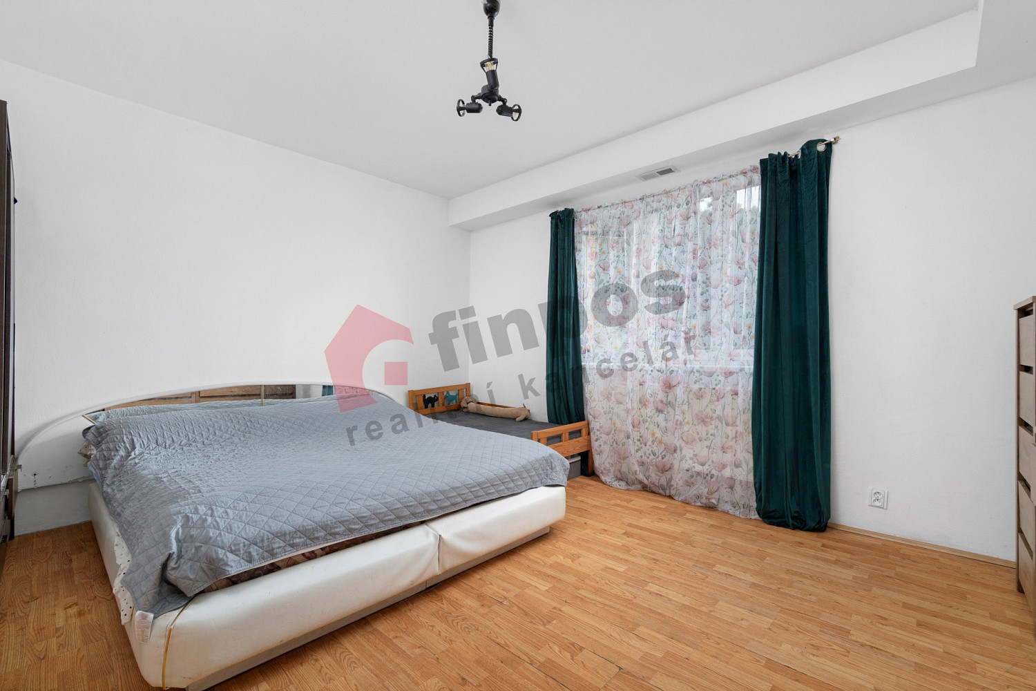 Prodej domu 185 m² s pozemkem 758 m² — photo 2