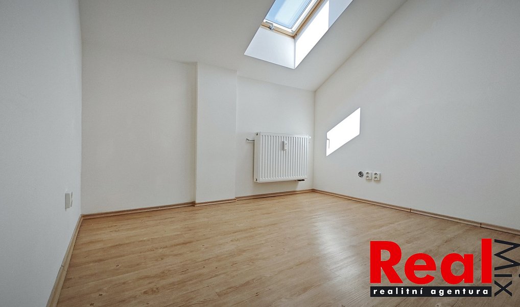 Pronájem bytu 1+kk 17 m², Brno – náhled fotky 2