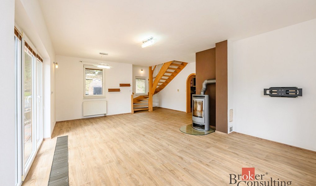 Prodej domu 130 m² s pozemkem 886 m², Dýšina – náhled fotky 11