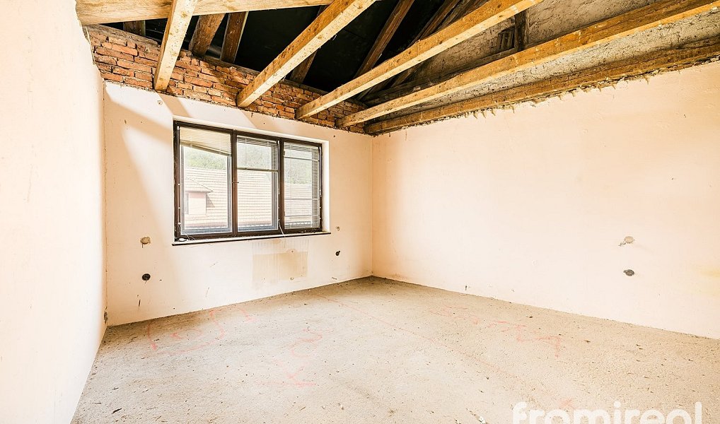 Prodej domu 200 m² s pozemkem 1 813 m², Lovčičky – náhled fotky 15