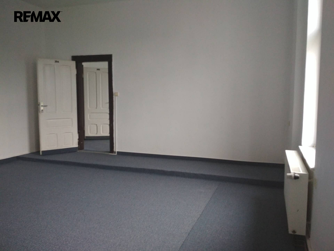 Pronájem kanceláře 150 m² – fotografie 3