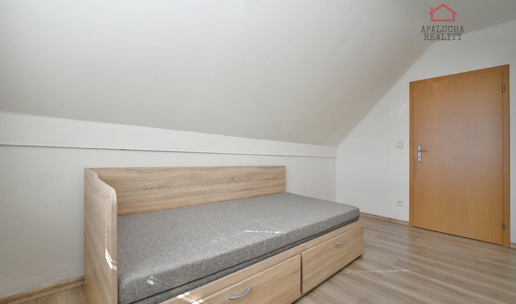Prodej bytu 3+1 76 m², Nupaky – náhled fotky 5