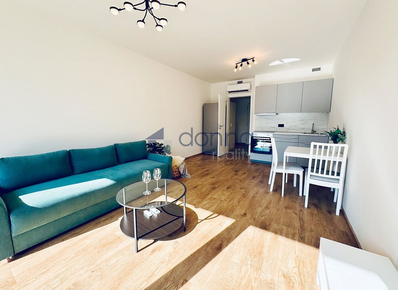 Pronájem bytu 1+kk 33 m² – pohled 3