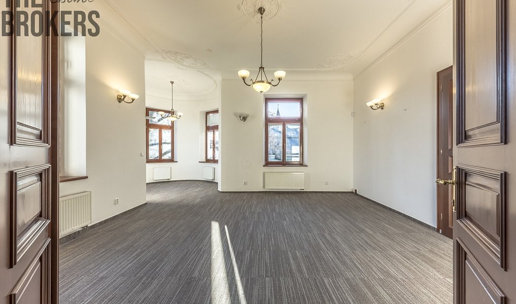 Pronájem kanceláře 230 m², Liberec – náhled fotky 2