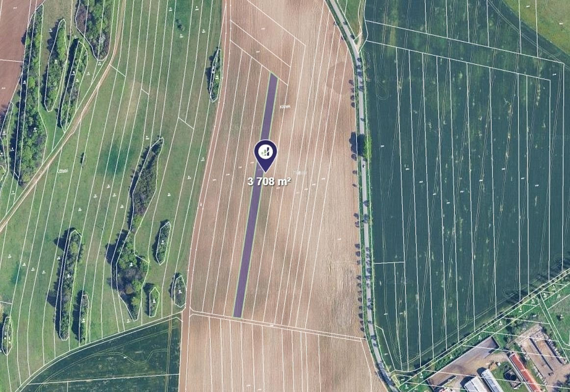 Prodej pole 3 708 m²