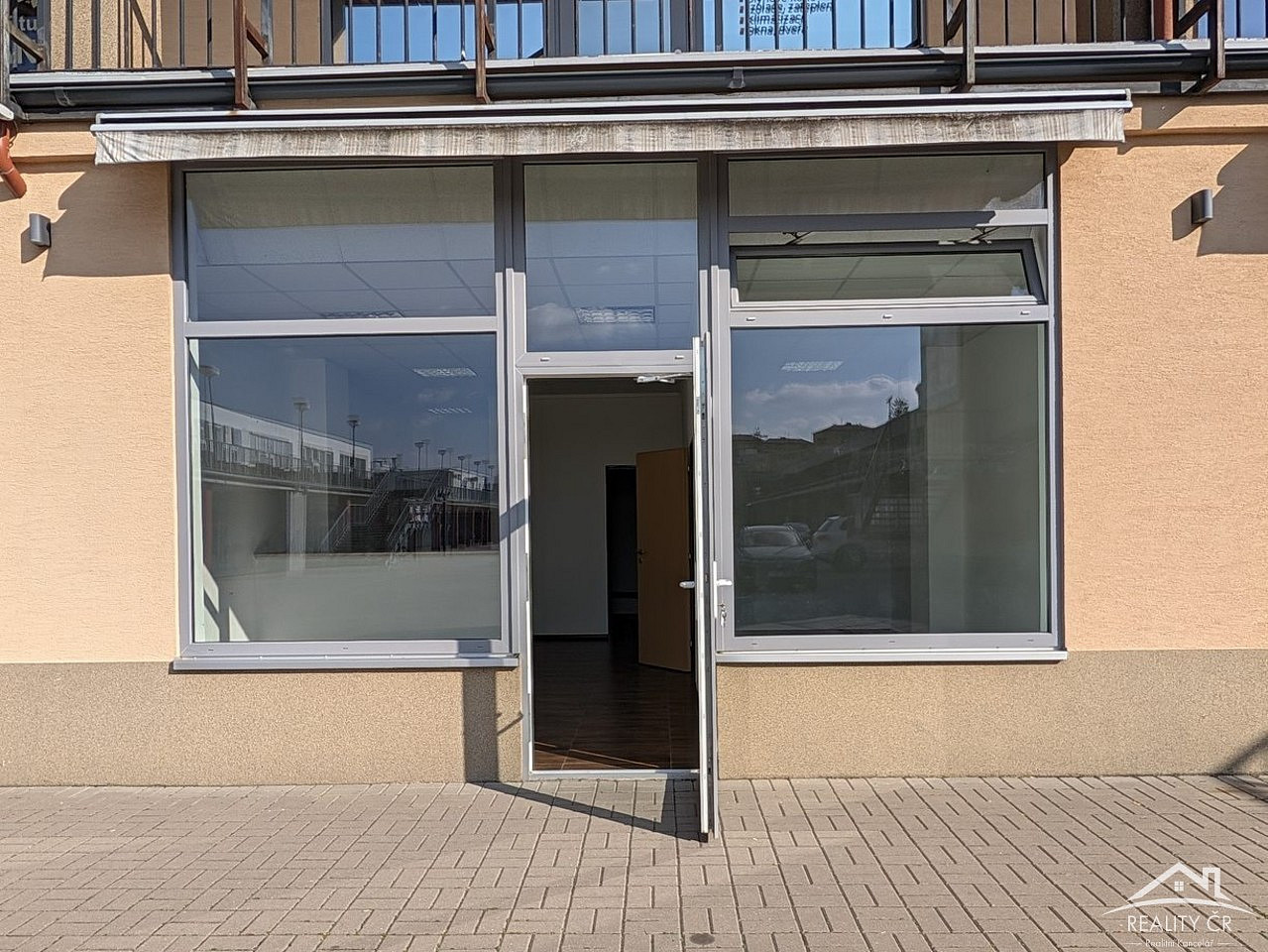 Pronájem obchodních prostor 47 m² – fotografie 2