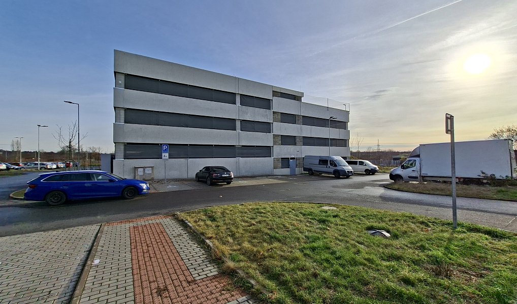 Pronájem krytého garážového stání 12,5m2, Praha 9 - ul. Bryksova, Praha – náhled fotky 9