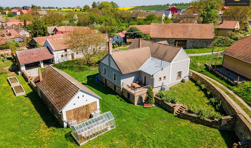 Prodej domu 167 m² s pozemkem 5 209 m², Červené Pečky – náhled fotky 2