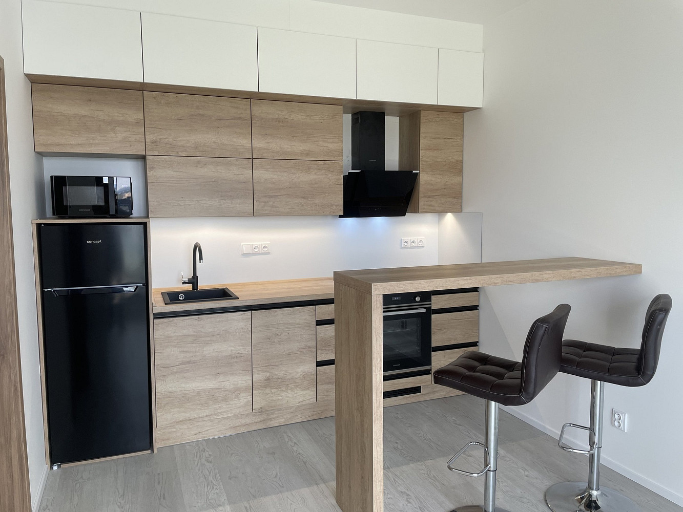 Pronájem kanceláře 50 m² – fotografie 3