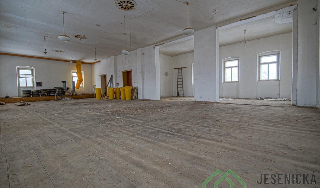 Prodej skladovacích prostor 240 m², Jeseník – náhled fotky 8