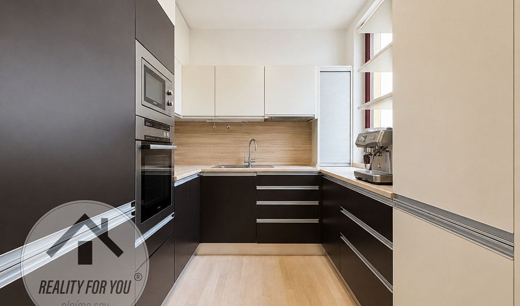 Prodej bytu 3+kk 86 m², Praha – náhled fotky 2