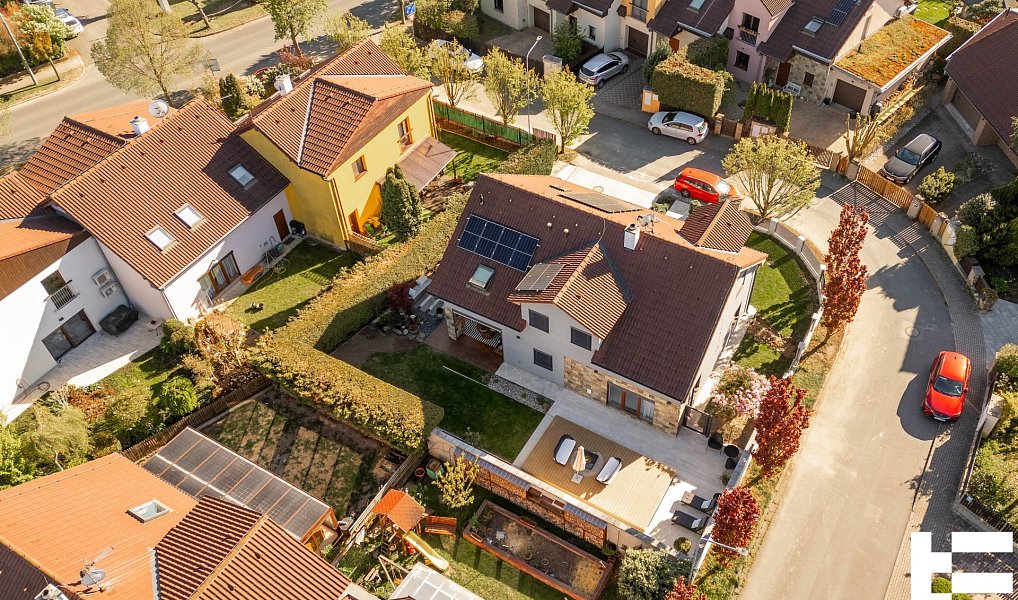 Prodej domu 227 m² s pozemkem 513 m², Zeleneč – náhled fotky 56