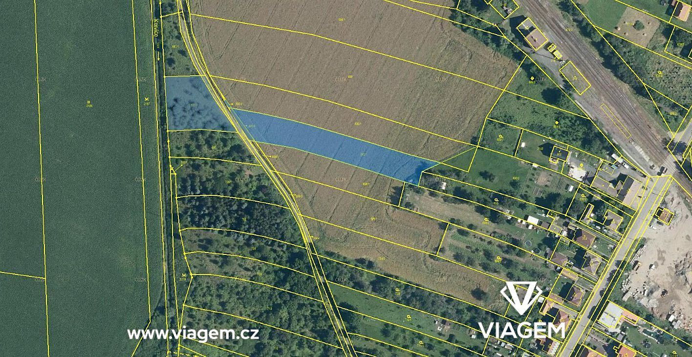 Prodej pole 1 413 m²
