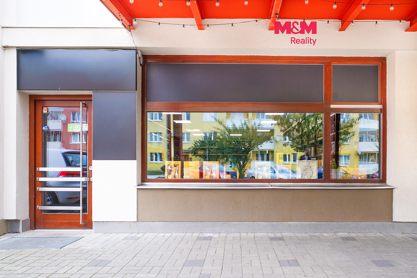 Pronájem obchodních prostor 150 m²