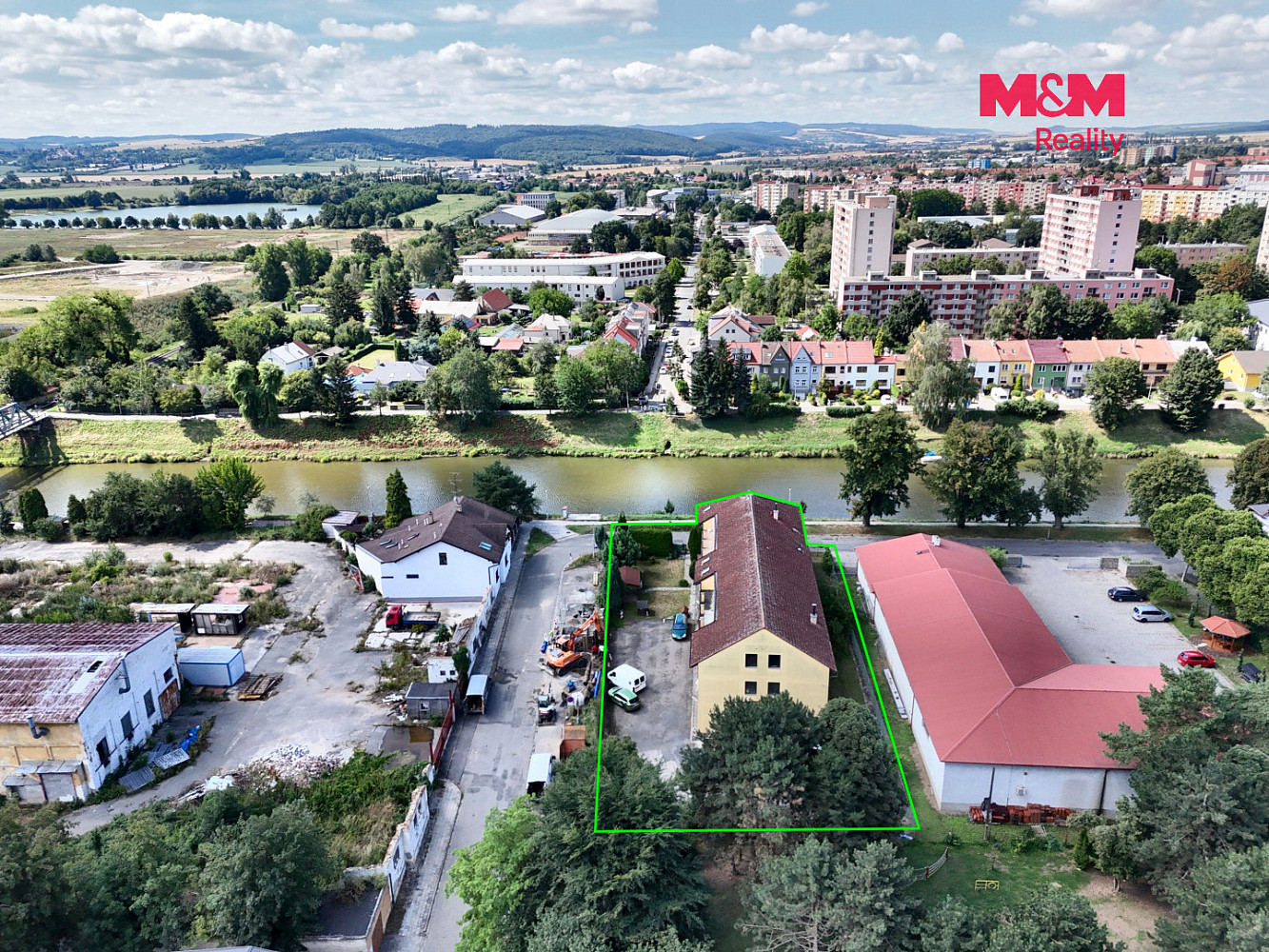 Prodej nájemního domu, činžáku 1 414 m² — photo 2