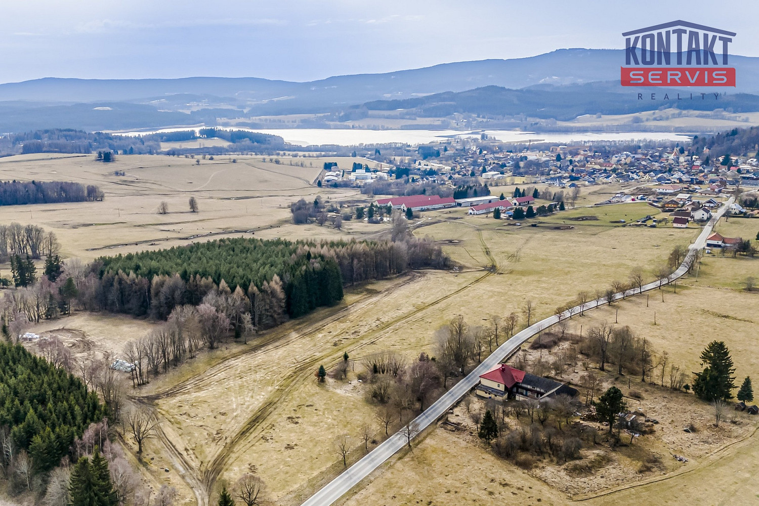 Prodej stavebního pozemku 1 821 m² – fotografie 4